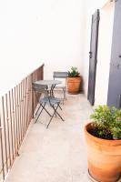 Les Bosquet Charmante Maison 2 Chambres ,parking gratuit au Centre de Châteauneuf-du-Pape - B&B