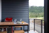 Summit Views Condo by Revelstoke Vacations - B&B