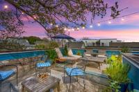 B&B Charleston - Elegant Sunlit Home with Private Rooftop Oasis - Bed and Breakfast Charleston