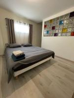 Charmante Maison 3 Chambres Plein Centre avec Parking Privé Gratuit - Bed and Breakfast Lorient