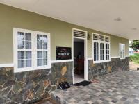 Porlak Hebron Family Homestay Silangit - Chambres d’hôtes Siborongborong