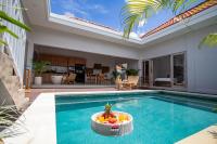 Sunterra Villa with Ricefield View in Canggu - B&B Kerobokan