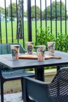 2 Bedrooms overlooking Park - Exquisite Views - B&B