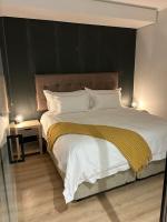 Thando's Luxury Stays at Ellipse, Waterfall - Ferienwohnung Midrand