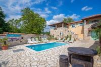 Villa Sandi, mediterranean Villa with pool and jacuzzi - B&B Gračišće