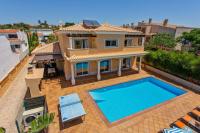 Villa Helene Norvilla - Luxury villa walkable to shops, restaurants, heated pool, close to Gale beach - B&B