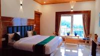 B&B Masuri - HOTEL THE PINE VILLA MUSSOORIE - Bed and Breakfast Masuri