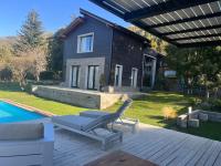 De los rios casa con pileta - B&B Bariloche