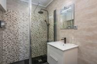 Ocean and Sunset 2nd line beach upscale flat AC - B&B Portimão