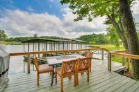 B&B Royal - Waterfront Home on Lake Hamilton with Dock Access! - Bed and Breakfast Royal