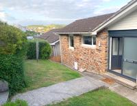 Dog Friendly Beachside Cottage with Panoramic Sea Views near Looe - B&B