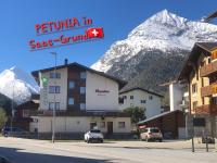 Chalet Petunia In Swiss Alps - B&B Saas-Grund