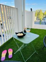 Modern T2 Apart near Paris JO, 15min to Tour Eiffel with RER C - B&B