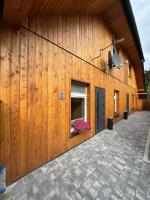 Apartamenty Szary Wilk - klimatyczne apartamenty dla 2 osób - BLISKO CENTRUM -BEZPŁATNY PARKING - B&B