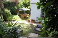 Giardino dei Giganti, 5 minute walk to the subway B - B&B Roma