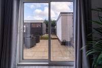 Spacious 3 Bed House, 5mins to HS2/ NEC/Airport. - Chambres d’hôtes