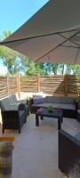 B&B Quissac - Studette de 10m2, Terrasse de 18m2, Piscine ouverte, Parking - Bed and Breakfast Quissac