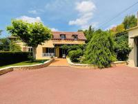 House with swimming pool, sleeps 12 - B&B