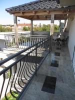 Appartamento con 1 Camera da Letto, Balcone e Vista Mare