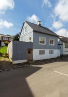 Charming 2BR Retreat in Vestmanna - Ferienwohnung