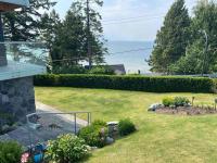 White Rock Beach getaway - B&B