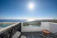 Honeymoon Suite with Outdoor Hot Tub & Sea View