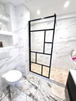 T2 neuf centre ville Saint Raphaël avec terrasse et parking gratuit, prés de la plage et commerces! - Chambres d'hôtes Saint-Raphaël