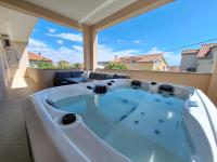 Apartamento con terraza 