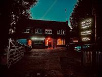 B&B Hookwood - High Trees Guest House Gatwick - Bed and Breakfast Hookwood