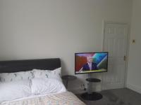 A Quiet & Comfortable 4 Bedroom house - B&B
