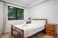 Burwood near Train & Shopping & Park with car park - Chambres d'hôtes Sydney