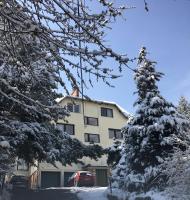 Romantic two bedroom apartments close to Normafa with private parking - Ferienwohnung Budapest