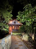 Cottage in The Woods, Maleny - B&B