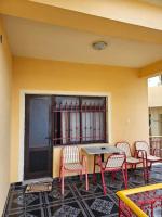 Camera Quadrupla Economy