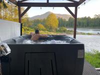 Riverfront Getaway on the Wild and Scenic - Bed and Breakfast Sedro-Woolley