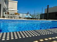 Boutique La Perla with private pool - B&B