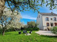 Grande Villa familiale Maison La Mirabelle Saulieu - B&B Saulieu