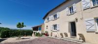 Maison avec grange & piscine vue sur les Pyrénées - B&B