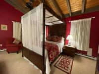 Queen Room with Garden View