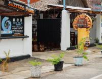 Surfers Park Arugambay - Bed and Breakfast