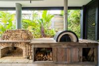 B&B Terrigal - Stylish Beach Home - Moments from Water - Bed and Breakfast Terrigal