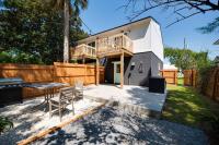 Be a Nomad - Newly renovated - 4 blocks to beach - B&B