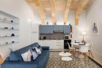 Modern Traditional Apartment with Maltese Internal Court Yard - Designed with Traditional Stone and Tiling - B&B