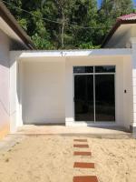 Guest House Idaman BB with aircond and not sharing Max 3 Adults can accomodate - B&B