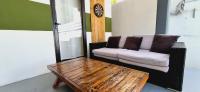 Cosy 2BD Home-Only 7 Mins walk to La Preneuse Beach & Shops - B&B