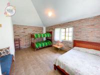 Basic Triple Room with Shared Bathroom