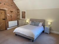 Stunning rural Barn Conversion - B&B Worcester