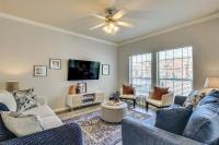 Central College Station Townhome with Community Pool - B&B