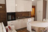 Appartamento Girasole a Capilungo a soli 100m dal mare - B&B
