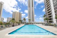 Modern & Chic Ocean View Waikiki Beach with Parking! - B&B